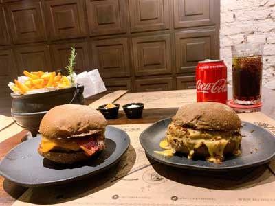 Hamburguers e Batatas