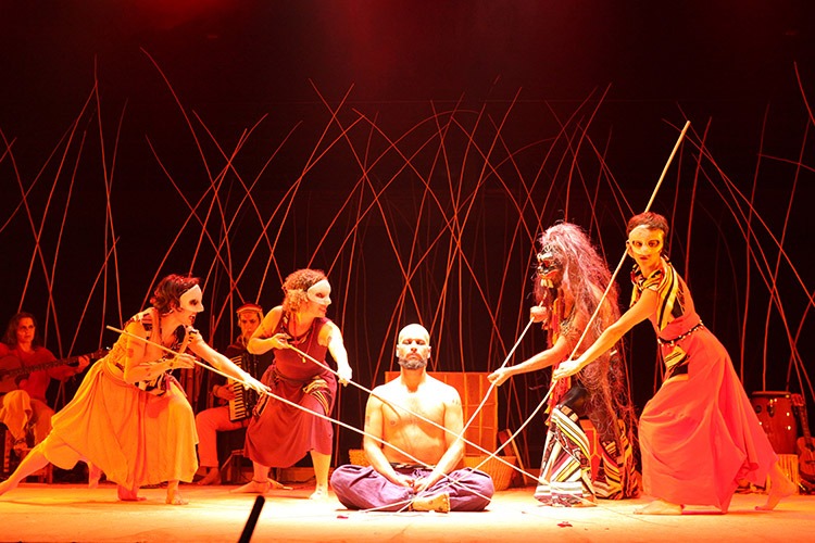 Teatro João Caetano é na Vila Clementino