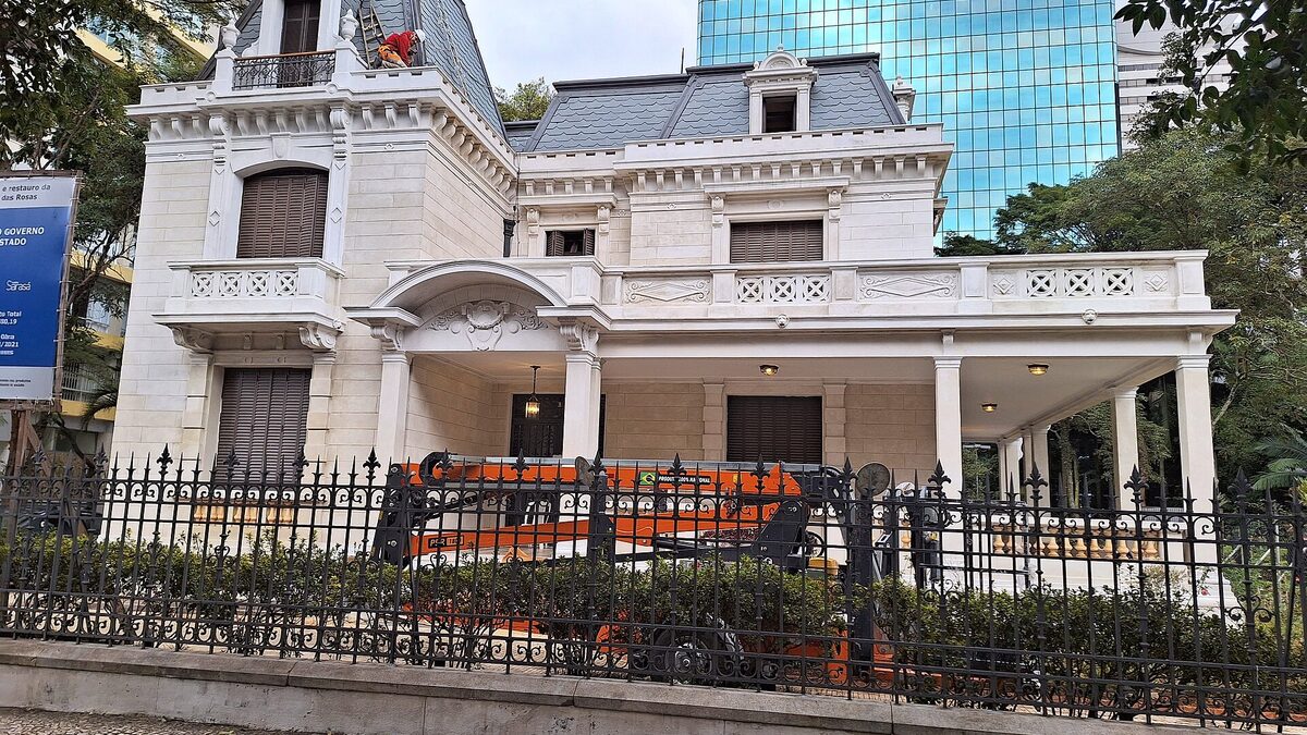 Casa das Rosas tem coral com canções da Bahia na varanda e brincadeira para as famílias no jardim neste sábado, de graça