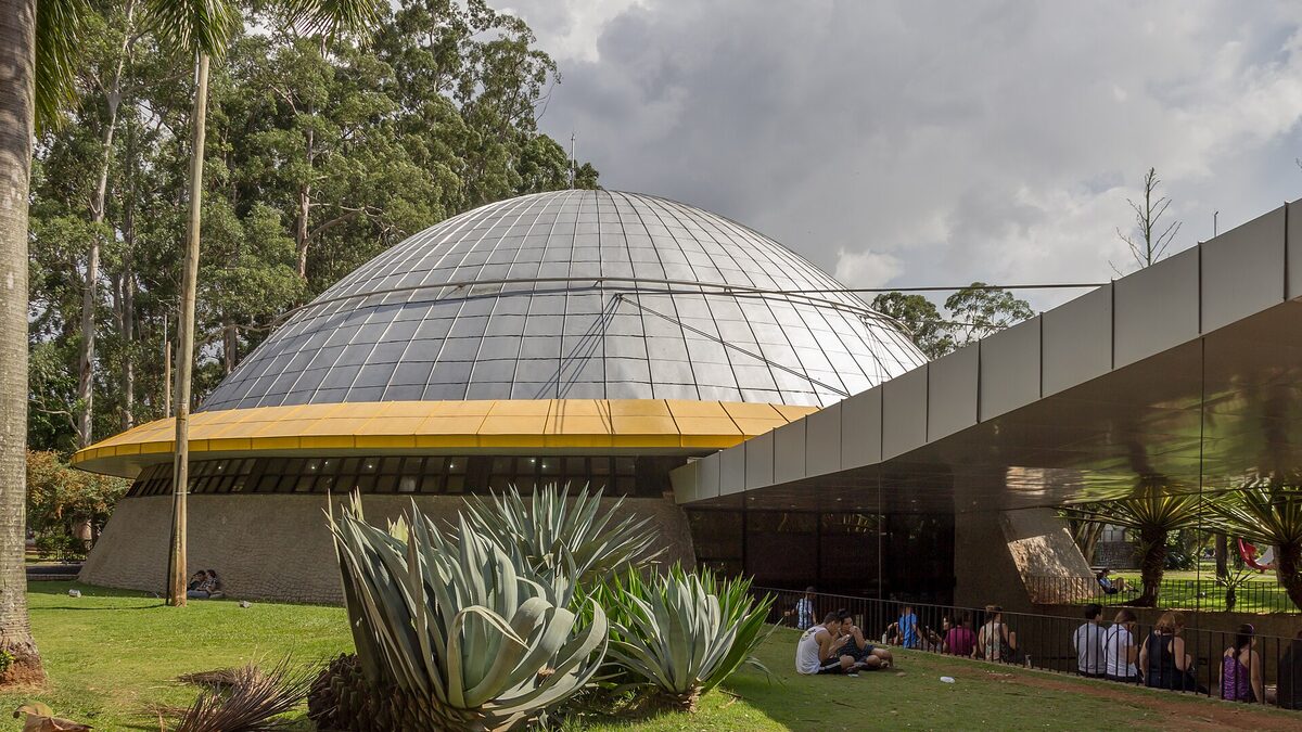 Fim de semana no Ibirapuera e em Moema: sessões do Planetário, corrida no domingo cedo e teatro infantil grátis no shopping